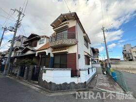 大阪府藤井寺市川北３ 2階建