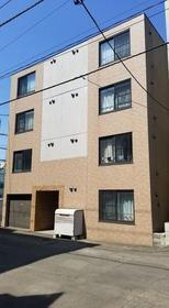 北海道札幌市中央区南七条西１２ 4階建 築15年6ヶ月