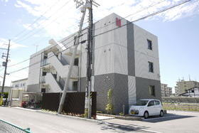 滋賀県栗東市坊袋 3階建 築11年11ヶ月