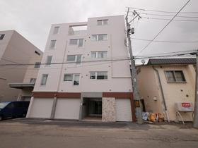 北海道札幌市豊平区豊平三条４ 4階建 築6年3ヶ月