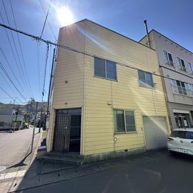 輪西町１丁目１２－８戸建 2階建