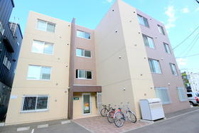 北海道札幌市中央区北七条西１５ 4階建 築12年4ヶ月