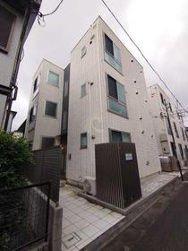 東京都中野区本町６ 3階建 築9年10ヶ月