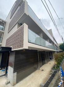 東京都新宿区富久町 4階建 築2年2ヶ月