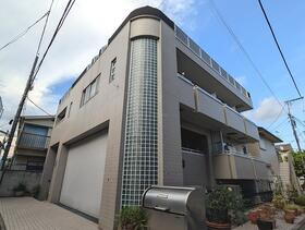 東京都世田谷区太子堂３ 地上3階地下1階建