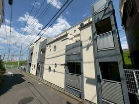 神奈川県横浜市港北区大曽根台 3階建 築16年3ヶ月