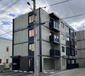 北海道札幌市豊平区平岸三条６ 4階建 築1年8ヶ月