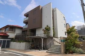 新潟県新潟市西区小針台 3階建 築2年6ヶ月