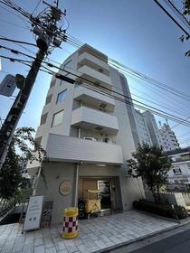 東京都目黒区中目黒１ 地上6階地下1階建 築6年4ヶ月