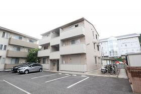 山梨県甲府市酒折１ 3階建 築15年4ヶ月