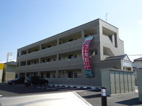 クローバー 3階建