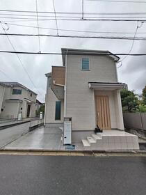 東京都練馬区大泉学園町８ 2階建