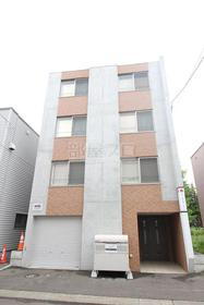 北海道札幌市西区琴似三条４ 4階建 築7年10ヶ月