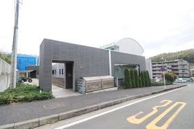 神奈川県横浜市青葉区美しが丘４ 3階建 築11年7ヶ月