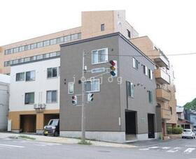北海道札幌市南区真駒内本町６ 3階建 築4年6ヶ月