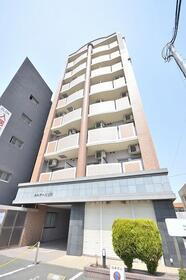 カルフール吉塚 8階建