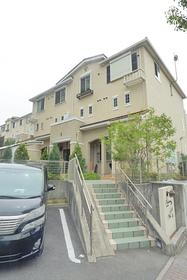 愛知県名古屋市名東区本郷１ 3階建 築12年10ヶ月