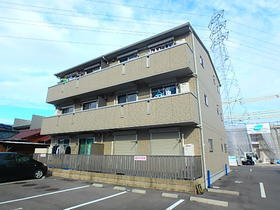 愛知県小牧市大字久保一色 3階建 築14年7ヶ月