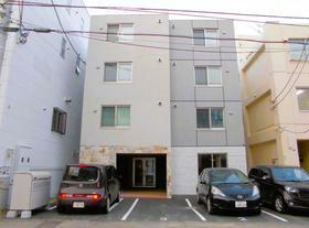 北海道札幌市西区二十四軒一条３ 4階建 築6年5ヶ月