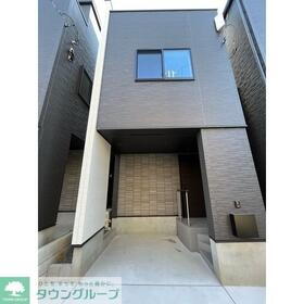 千葉県船橋市前原東４ 3階建 築2年2ヶ月