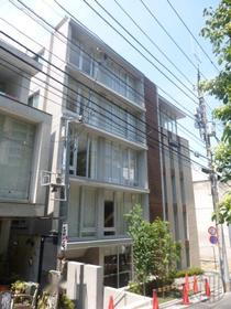 東京都港区赤坂４ 5階建 築8年3ヶ月