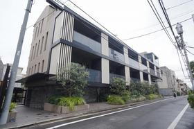 パークアクシスプレミア表参道 地上4階地下2階建