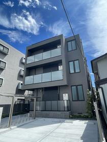 ラ　ルミエール 3階建