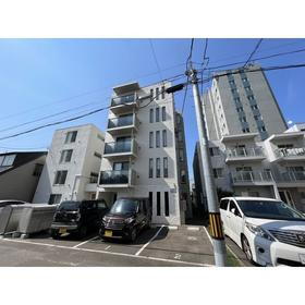 北海道札幌市中央区南十五条西７ 5階建 築3年6ヶ月