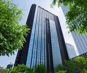 東京都新宿区西新宿８ 地上40階地下3階建