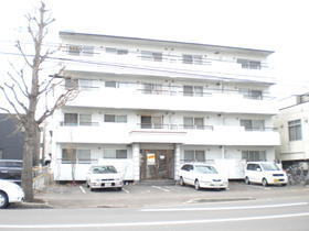 北海道札幌市中央区北六条西１８ 4階建