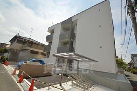 フジパレス牧野１番館 3階建