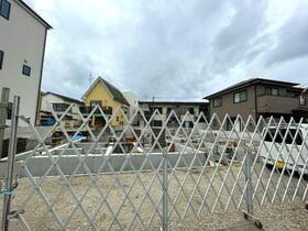 神奈川県座間市相武台１ 3階建 