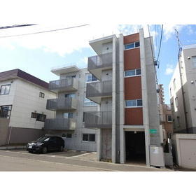 北海道札幌市豊平区平岸五条６ 4階建 築8年10ヶ月