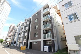 北海道札幌市中央区南三条西１２ 5階建 築8年3ヶ月