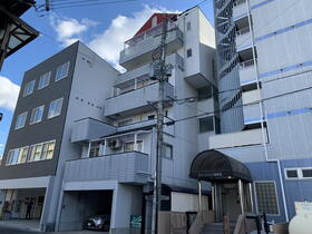 南駅前マンション 6階建