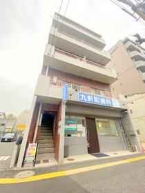 広島県広島市中区白島九軒町 5階建