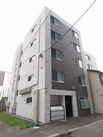 北海道札幌市中央区北一条東３ 5階建 築8年8ヶ月