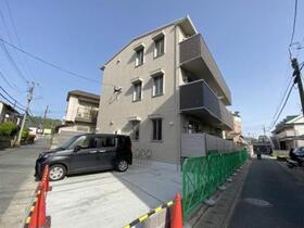 フロレゾン和白 3階建