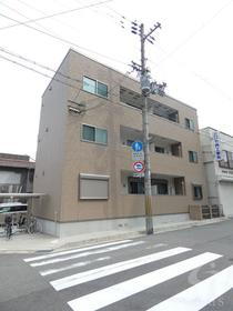 兵庫県尼崎市西本町２ 3階建 築7年4ヶ月