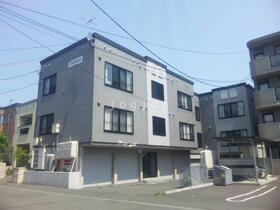 コーポ発寒南 3階建