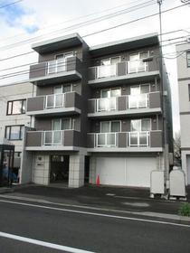 北海道札幌市中央区南四条西２２ 4階建 築10年8ヶ月