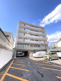 愛知県名古屋市東区白壁３ 6階建 築33年2ヶ月
