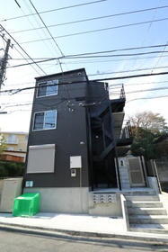 神奈川県横浜市磯子区森６ 3階建 築5年8ヶ月