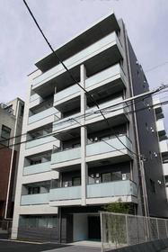 東京都新宿区西新宿８ 6階建 築11年2ヶ月