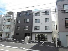 北海道札幌市北区北三十条西３ 4階建 築4年11ヶ月