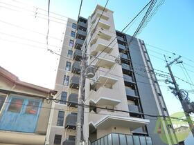 大阪府大阪市北区中津７ 10階建