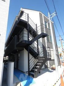 神奈川県川崎市麻生区片平３ 3階建 築2年4ヶ月