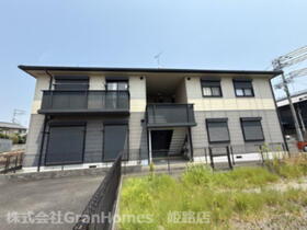 ハイツ天川ＩＩ 2階建