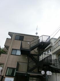 神奈川県横浜市磯子区森６ 3階建 築29年2ヶ月