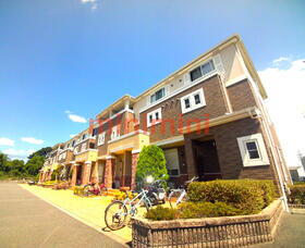 大阪府茨木市畑田町 3階建